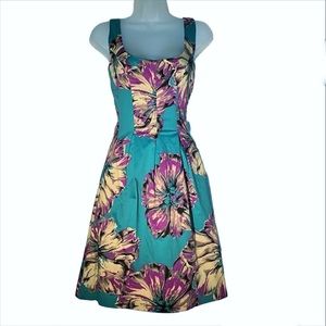 Nine West Beautiful Floral botanical dress Size 2